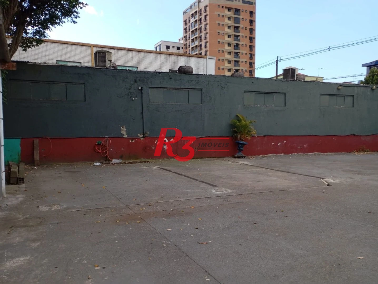 Terreno para alugar, 480 m² por R$ 8.000,00/mês - Aparecida - Santos/SP