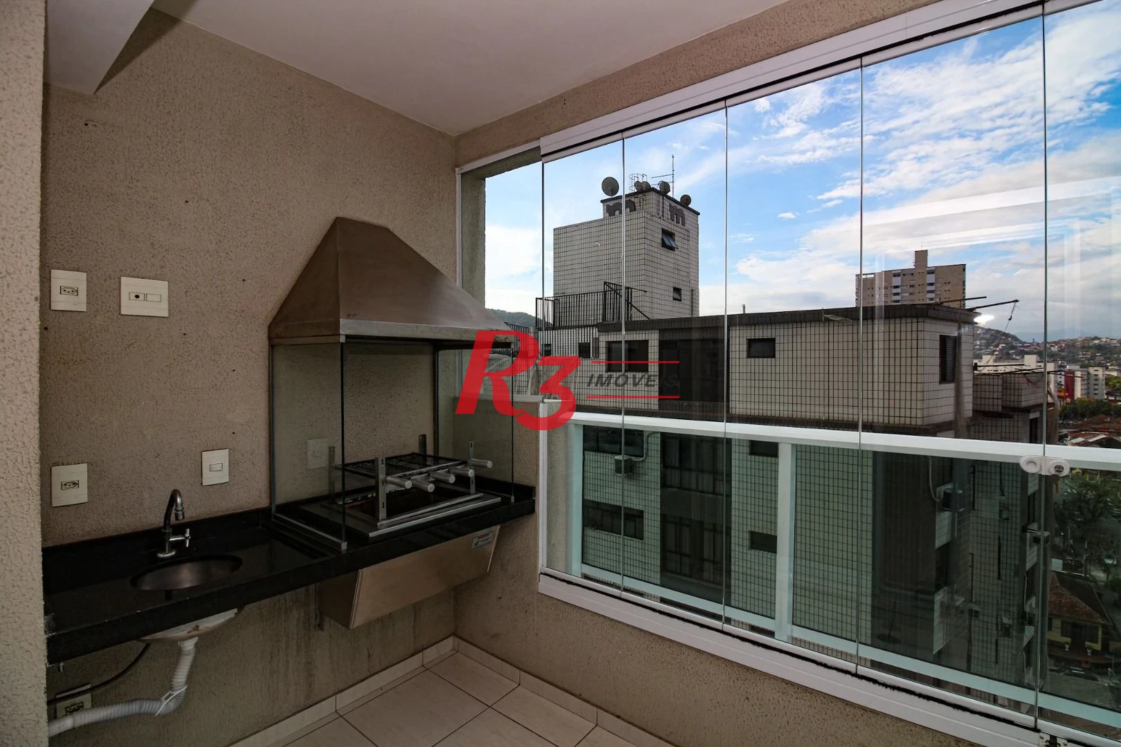 Apartamento com 2 dormitórios à venda, 63 m² por R$ 669.000,00 - Campo Grande - Santos/SP
