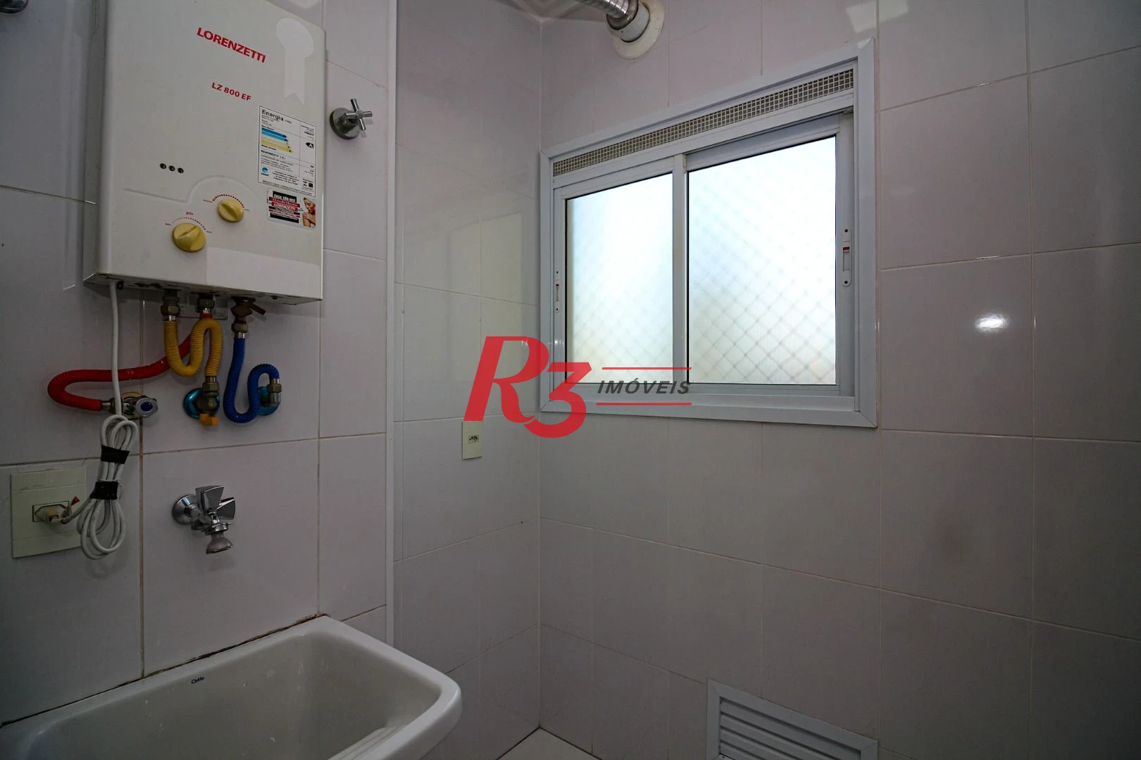 Apartamento com 2 dormitórios à venda, 63 m² por R$ 669.000,00 - Campo Grande - Santos/SP