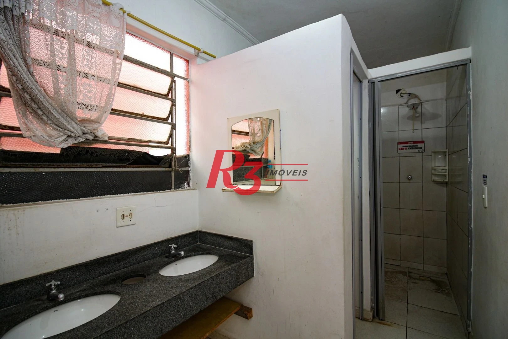 Casa para alugar, 250 m² por R$ 15.890,00/mês - Encruzilhada - Santos/SP