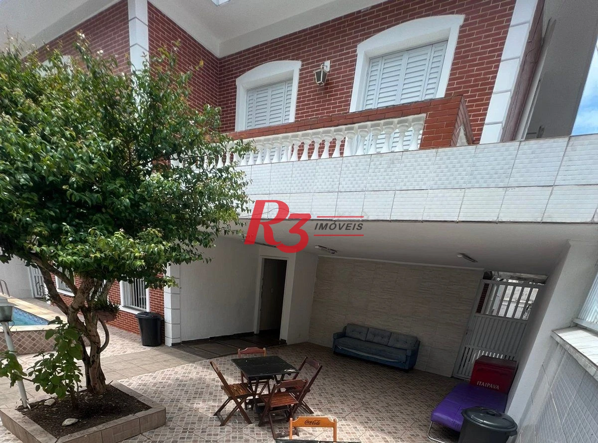 Casa com piscina e 3 suítes à venda, 315 m² por R$ 2.200.000 - Vila Belmiro - Santos/SP