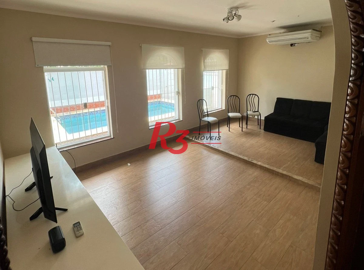 Casa com piscina e 3 suítes à venda, 315 m² por R$ 2.200.000 - Vila Belmiro - Santos/SP