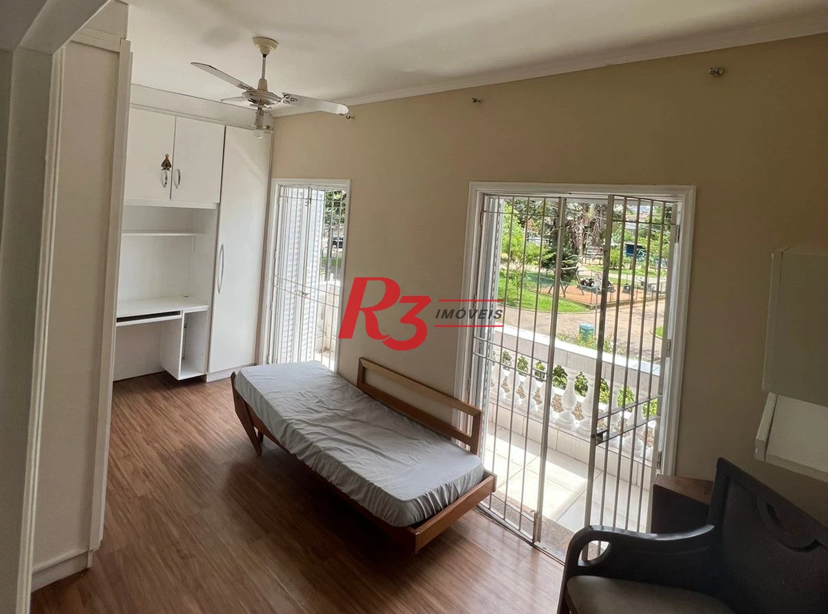 Casa com piscina e 3 suítes à venda, 315 m² por R$ 2.200.000 - Vila Belmiro - Santos/SP