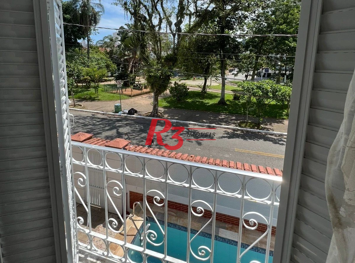 Casa com piscina e 3 suítes à venda, 315 m² por R$ 2.200.000 - Vila Belmiro - Santos/SP