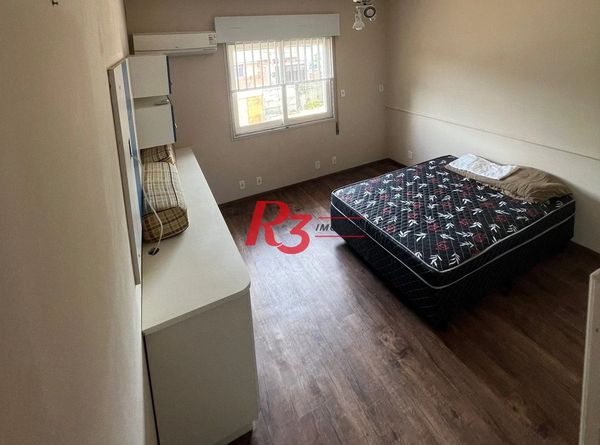 Casa com piscina e 3 suítes à venda, 315 m² por R$ 2.200.000 - Vila Belmiro - Santos/SP