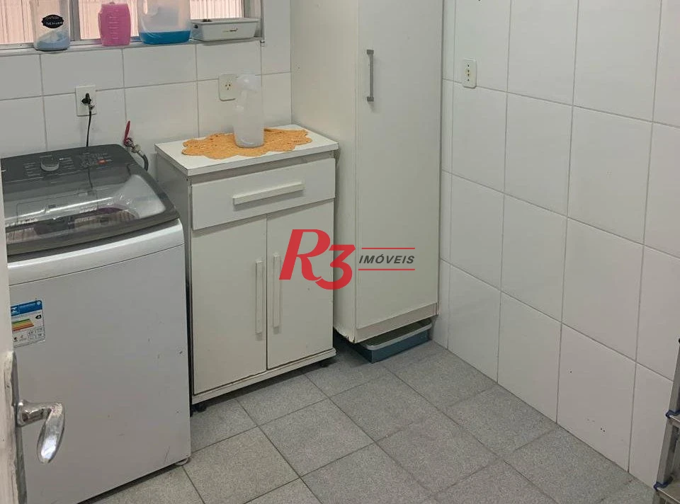 Casa com piscina e 3 suítes à venda, 315 m² por R$ 2.200.000 - Vila Belmiro - Santos/SP