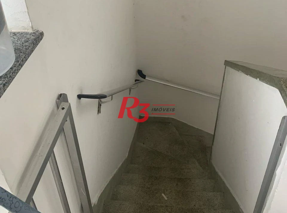 Casa com piscina e 3 suítes à venda, 315 m² por R$ 2.200.000 - Vila Belmiro - Santos/SP