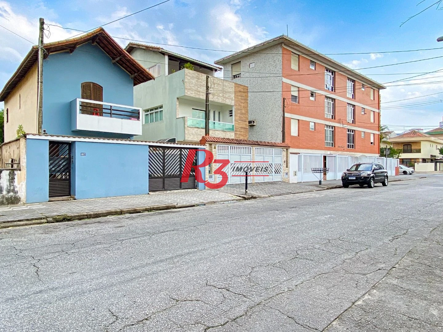 Sobrado com 3 dormitórios à venda, 360 m² por R$ 1.000.000,00 - Estuário - Santos/SP