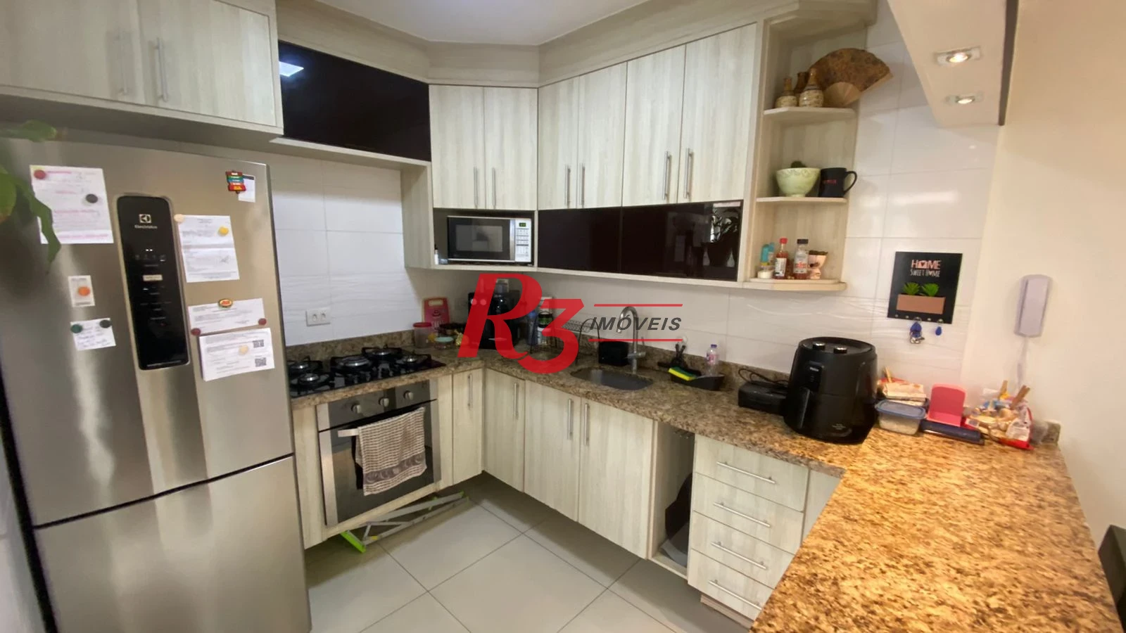 Apartamento com 2 dormitórios à venda, 64 m² por R$ 405.000,00 - Marapé - Santos/SP
