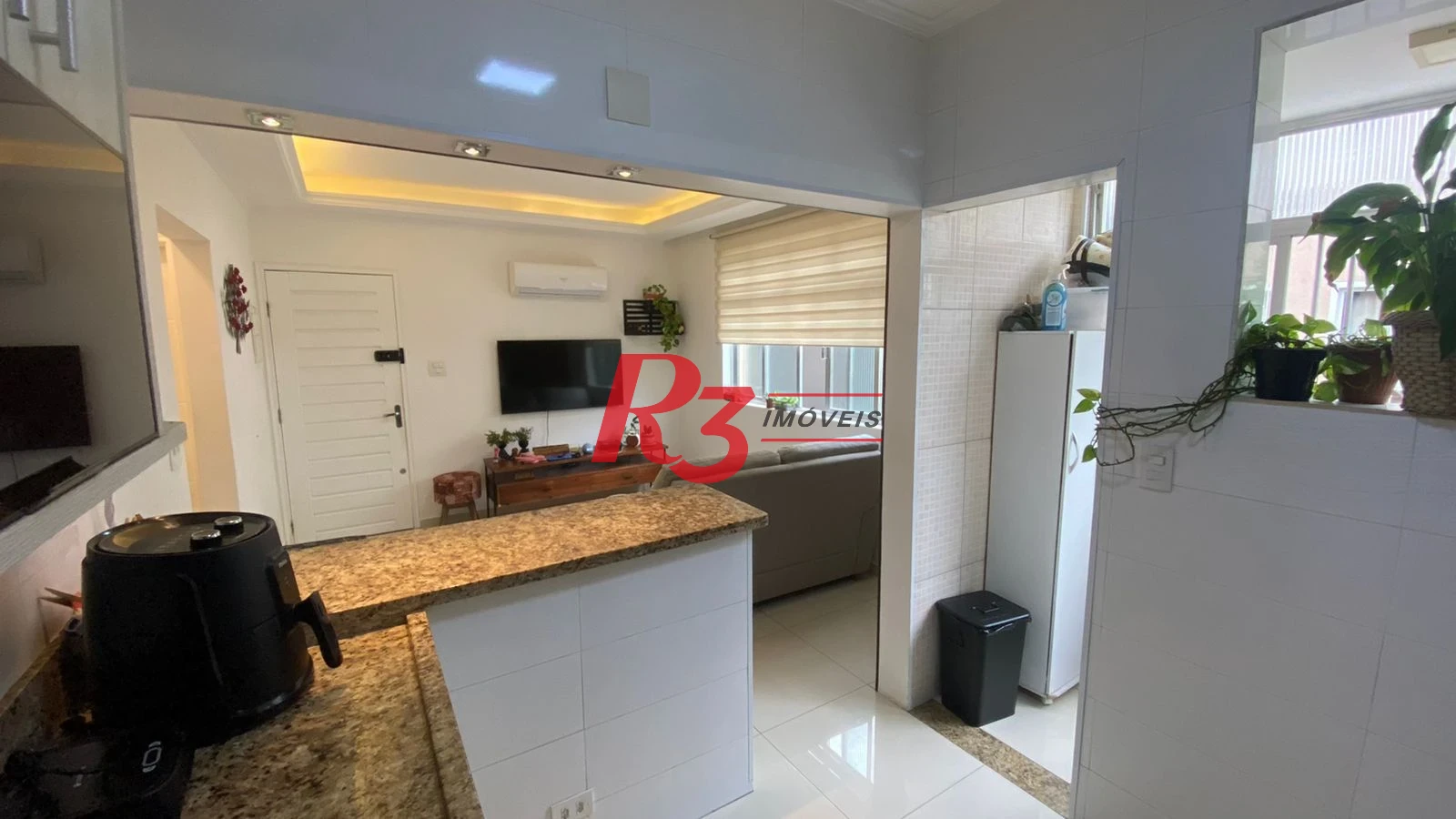 Apartamento com 2 dormitórios à venda, 64 m² por R$ 405.000,00 - Marapé - Santos/SP