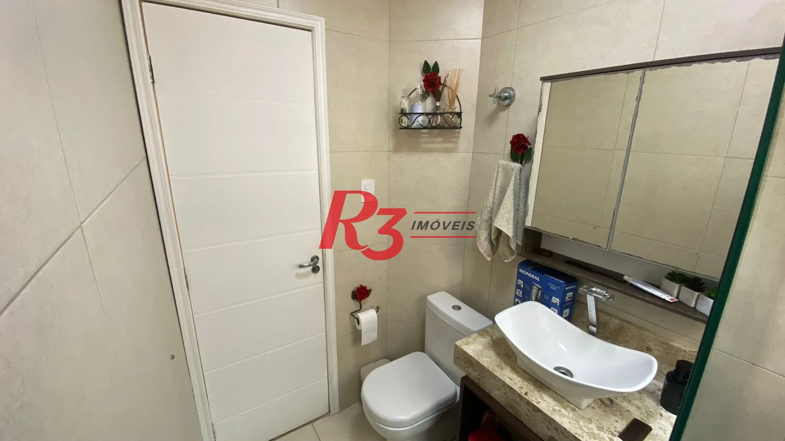 Apartamento com 2 dormitórios à venda, 64 m² por R$ 405.000,00 - Marapé - Santos/SP