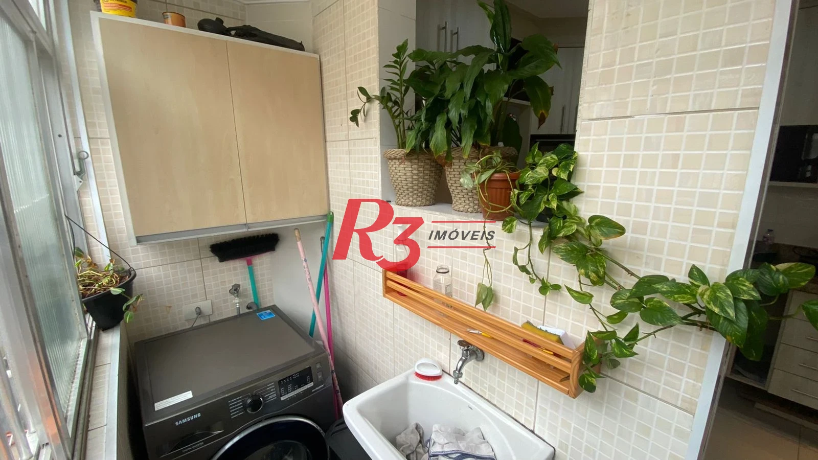 Apartamento com 2 dormitórios à venda, 64 m² por R$ 405.000,00 - Marapé - Santos/SP