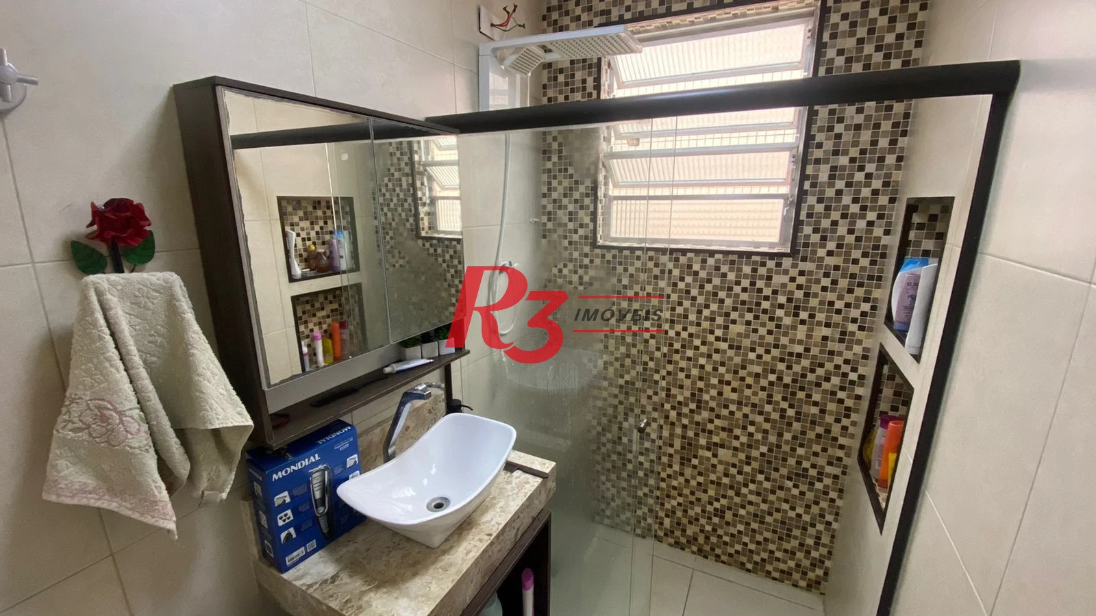 Apartamento com 2 dormitórios à venda, 64 m² por R$ 405.000,00 - Marapé - Santos/SP