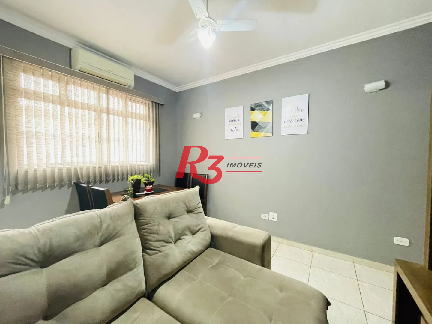 Apartamento com 2 dormitórios à venda, 62 m² por R$ 490.000,00 - Gonzaga - Santos/SP