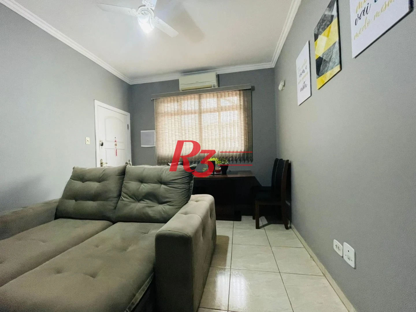 Apartamento com 2 dormitórios à venda, 62 m² por R$ 490.000,00 - Gonzaga - Santos/SP