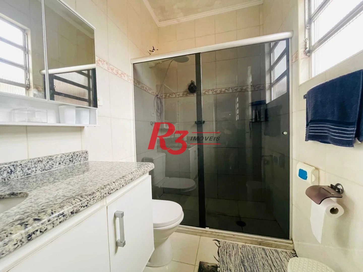 Apartamento com 2 dormitórios à venda, 62 m² por R$ 490.000,00 - Gonzaga - Santos/SP