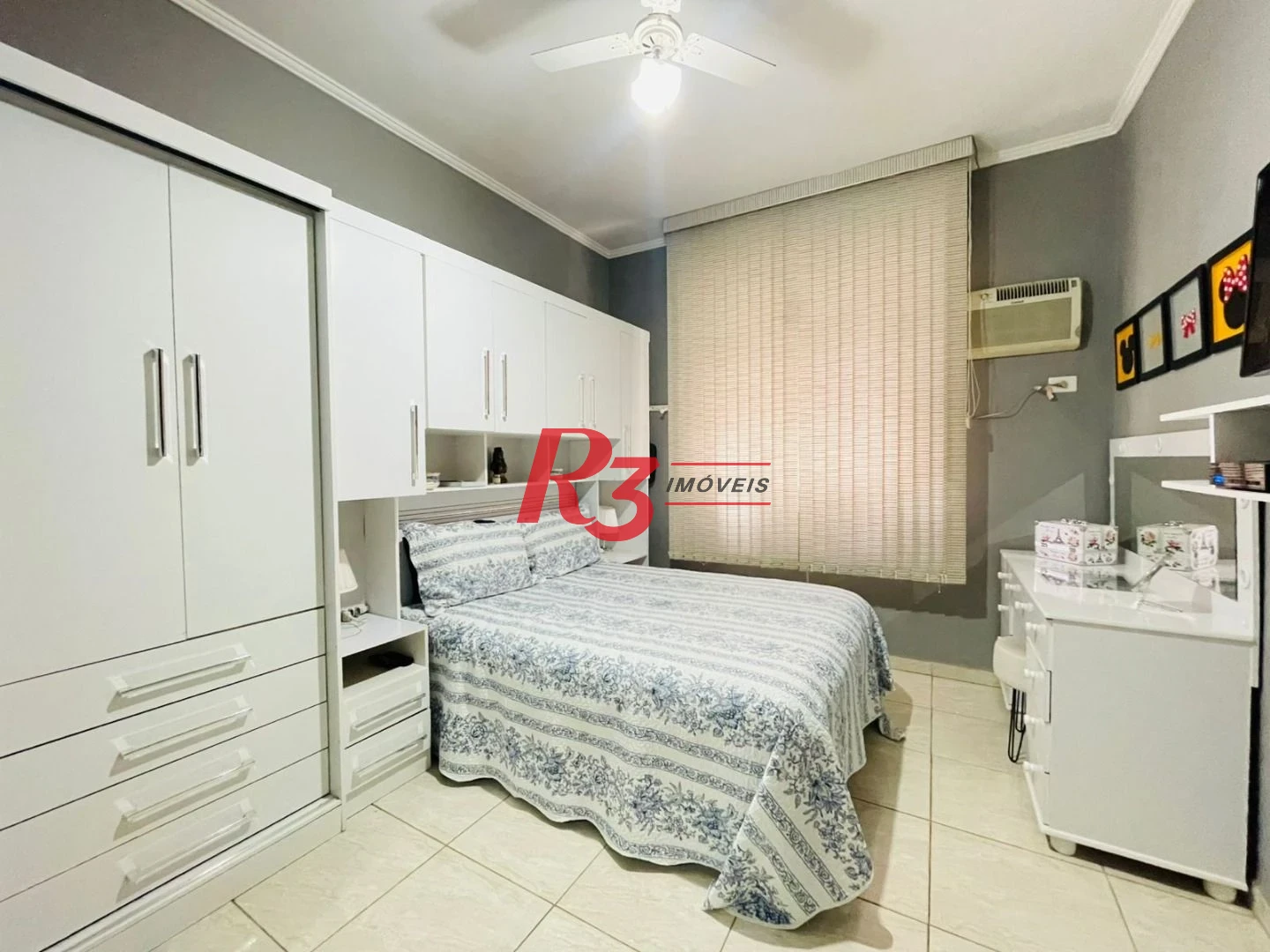 Apartamento com 2 dormitórios à venda, 62 m² por R$ 490.000,00 - Gonzaga - Santos/SP