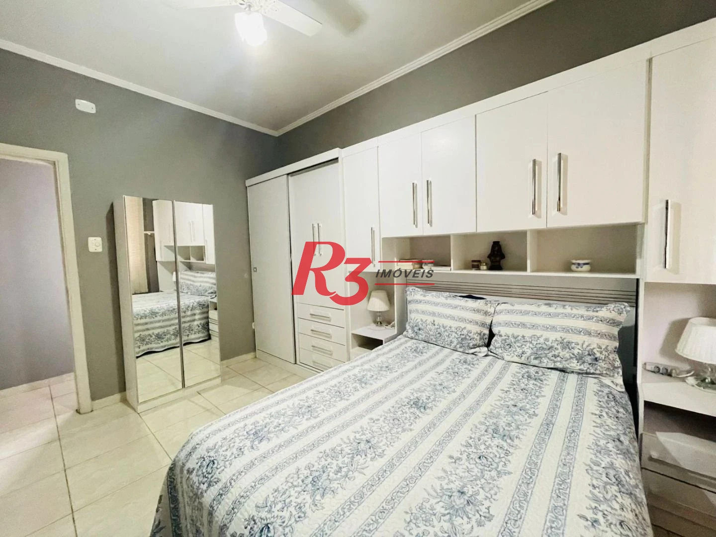 Apartamento com 2 dormitórios à venda, 62 m² por R$ 490.000,00 - Gonzaga - Santos/SP