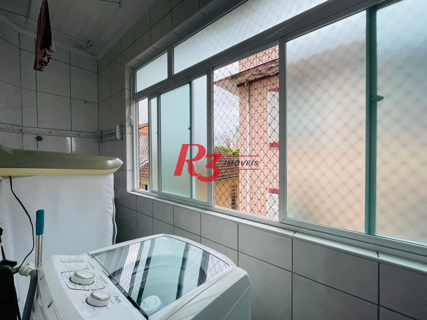 Apartamento com 2 dormitórios à venda, 62 m² por R$ 490.000,00 - Gonzaga - Santos/SP