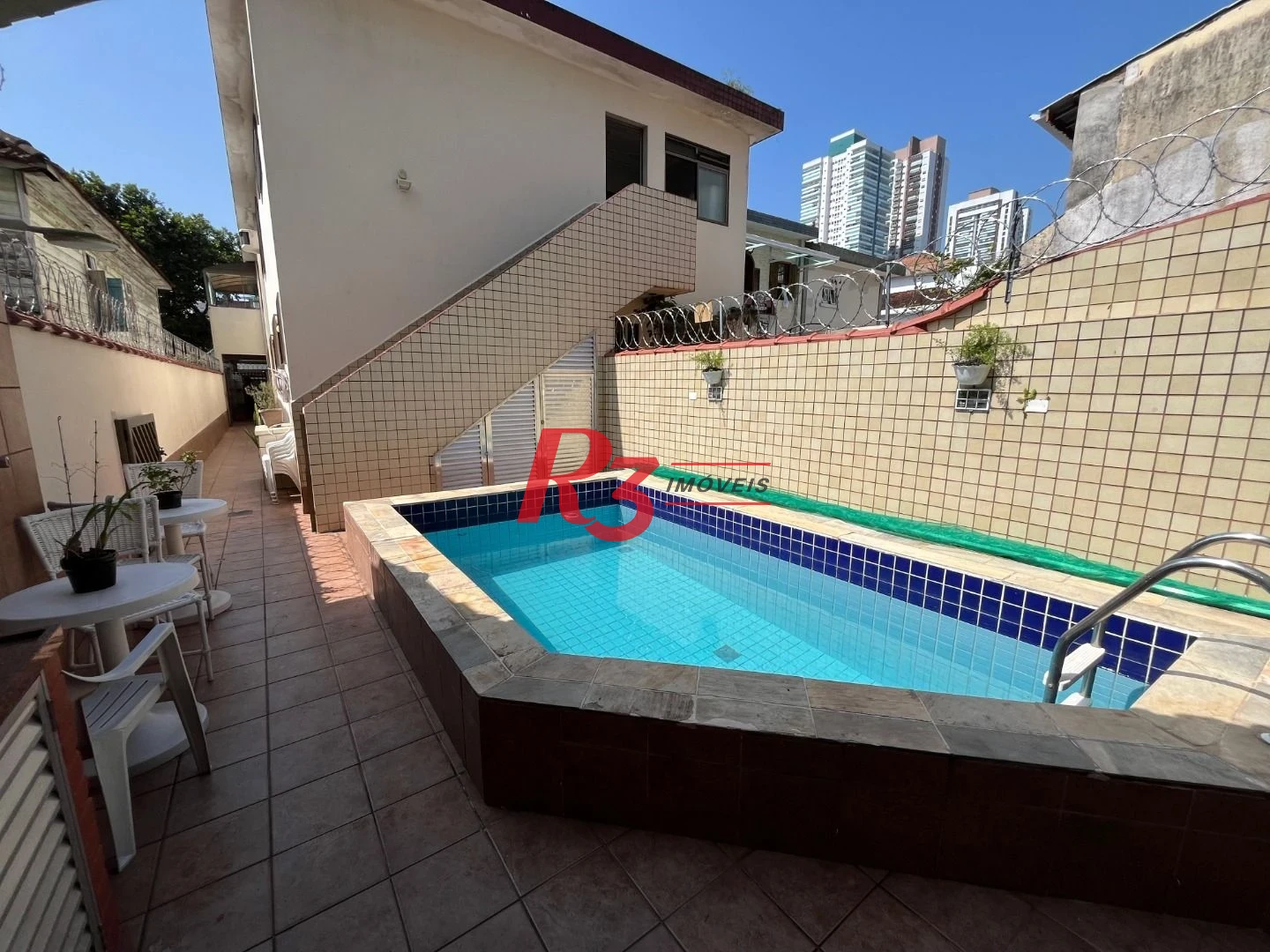 CAMPO GRANDE - 4 DORMITÓRIOS - 2 SALAS - CHURRASQUEIRA - QUINTAL E PISCINA