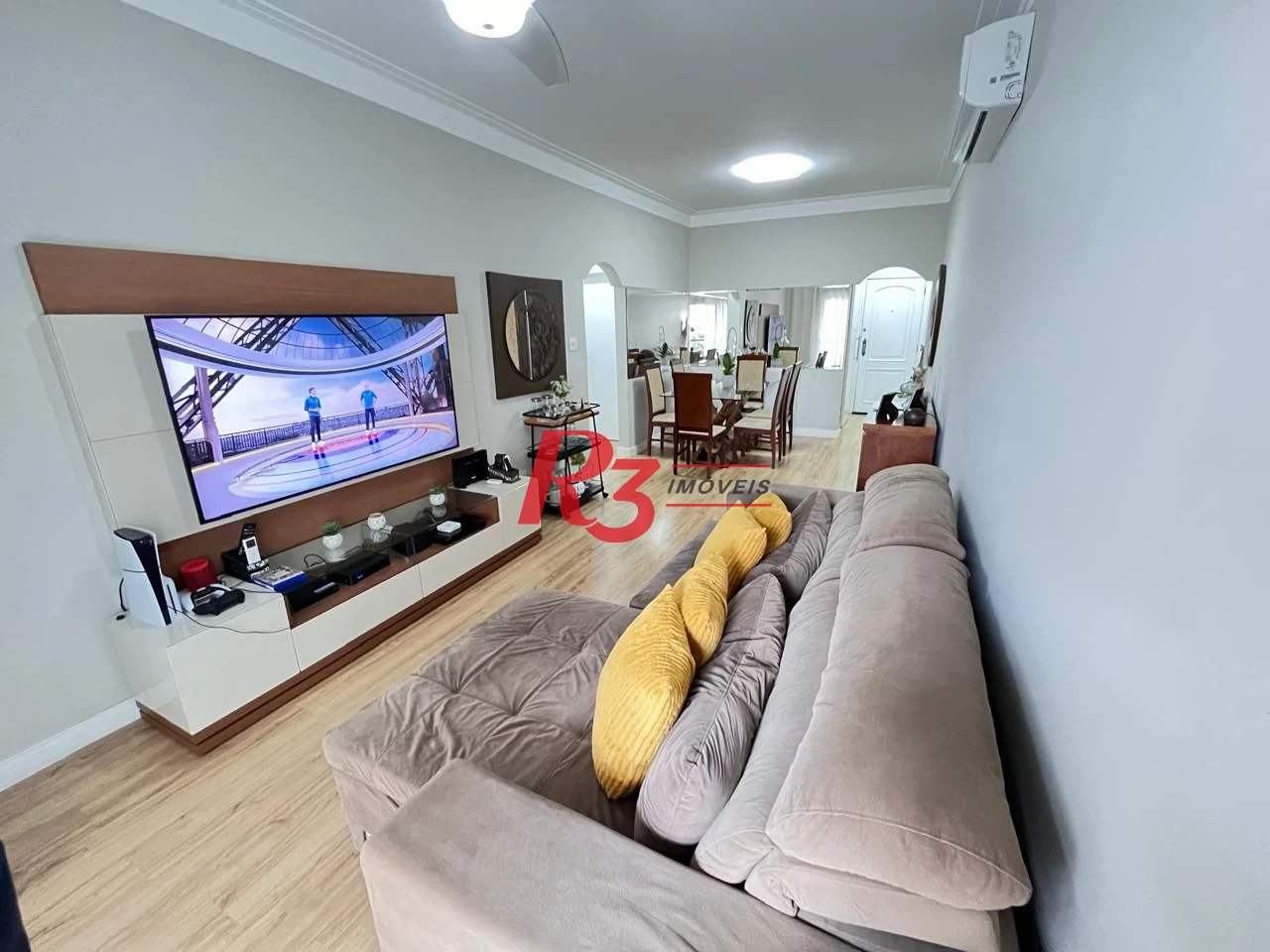 Apartamento mobiliado - 2 suítes - aquecimento a gás - lavabo - varanda - 1 vaga