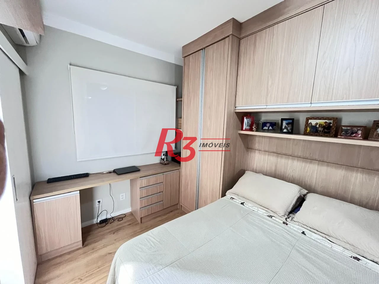 Apartamento mobiliado - 2 suítes - aquecimento a gás - lavabo - varanda - 1 vaga