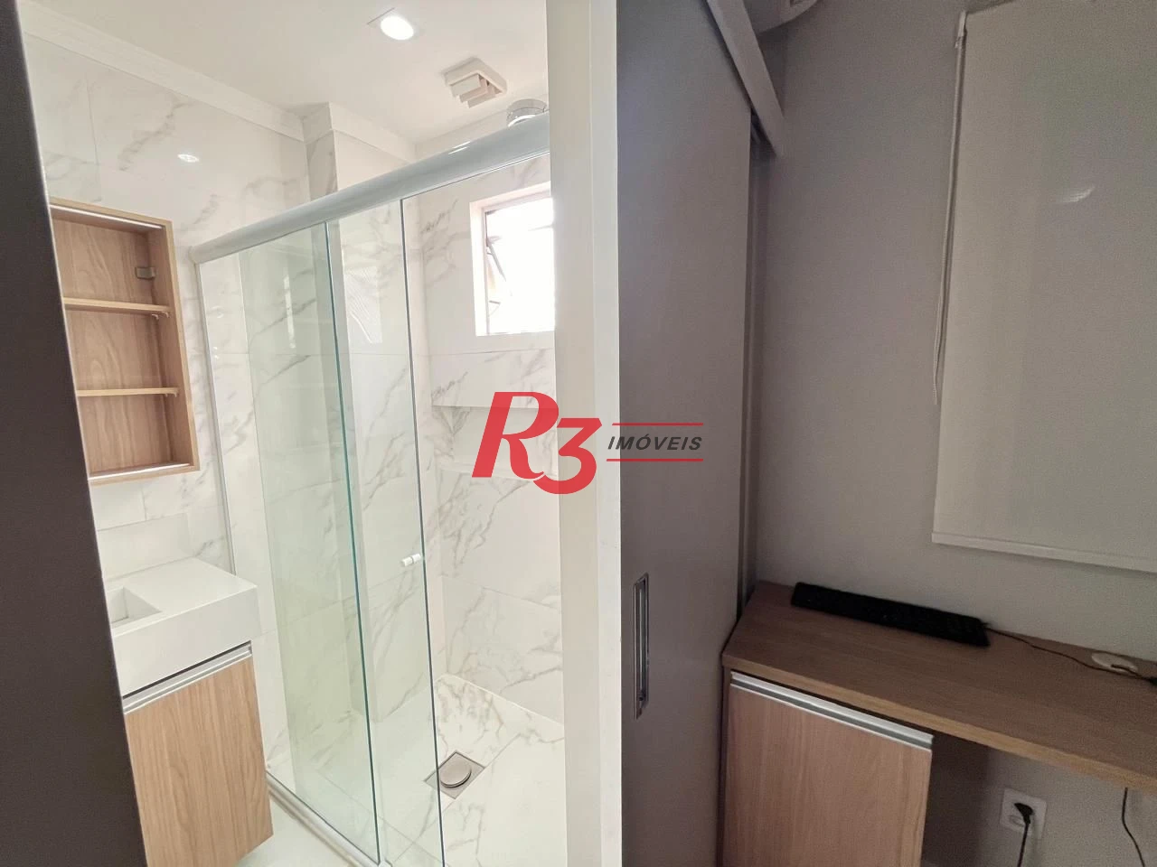 Apartamento mobiliado - 2 suítes - aquecimento a gás - lavabo - varanda - 1 vaga