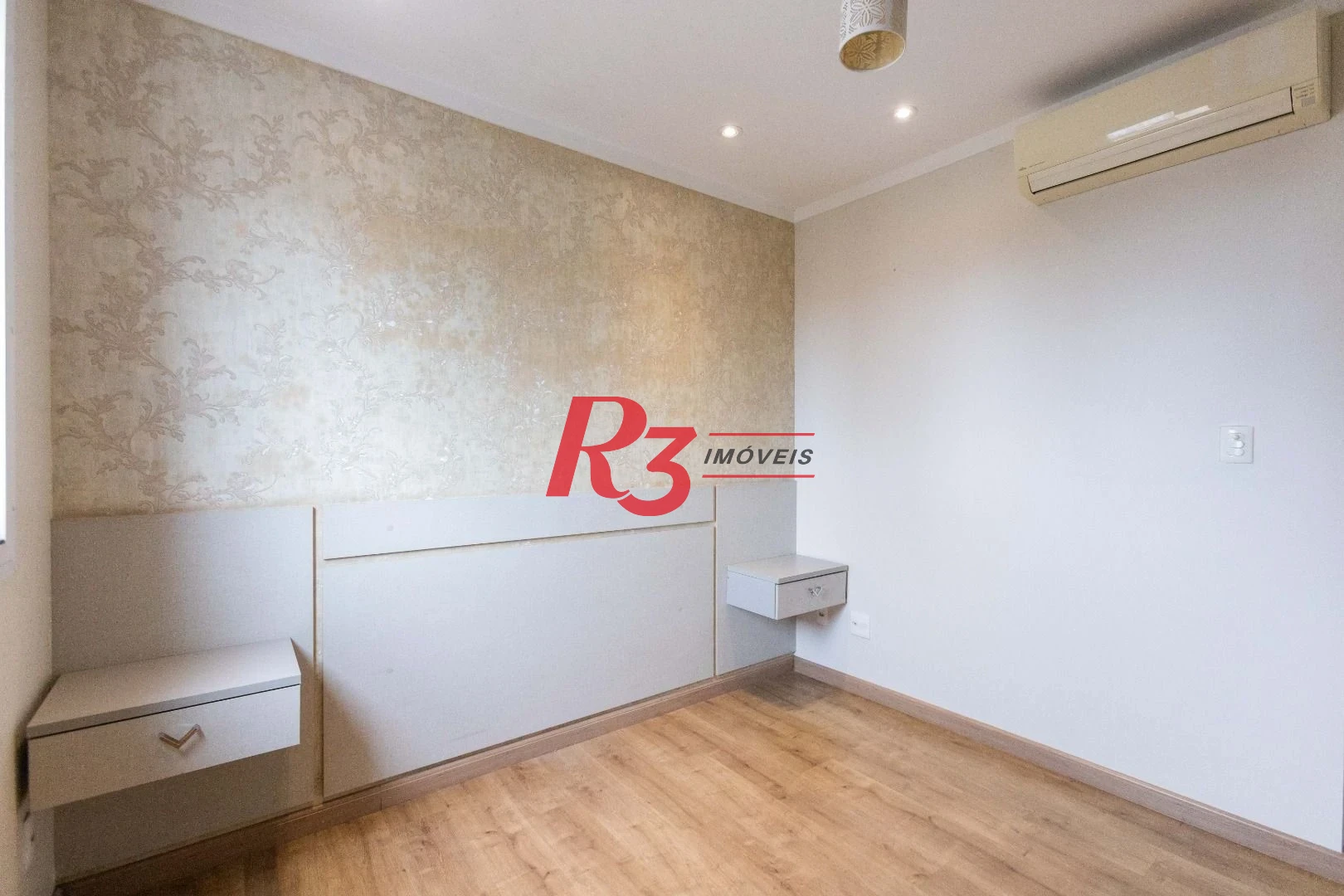 Apartamento com 3 dormitórios à venda, 109 m² por R$ 1.450.000,00 - Gonzaga - Santos/SP