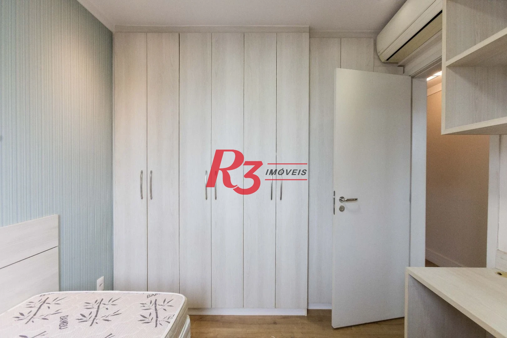 Apartamento com 3 dormitórios à venda, 109 m² por R$ 1.450.000,00 - Gonzaga - Santos/SP