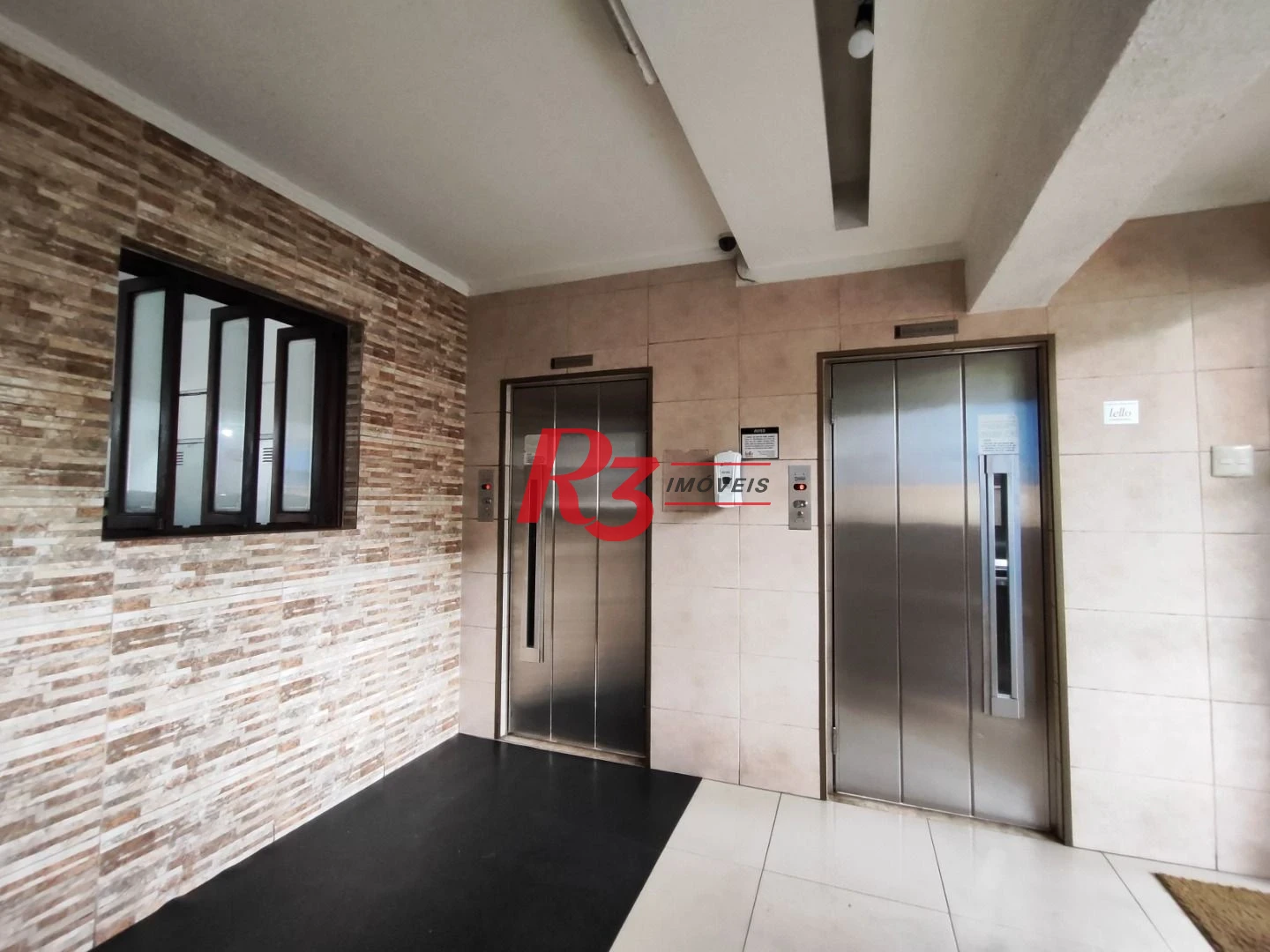 R3 REALESTATE VENDE OU ALUGA!  Cobertura Duplex de Frente com 105m2 venda por R$ 640.000 ou aluguel por R$ 4.000/mês - José Menino - Santos/SP