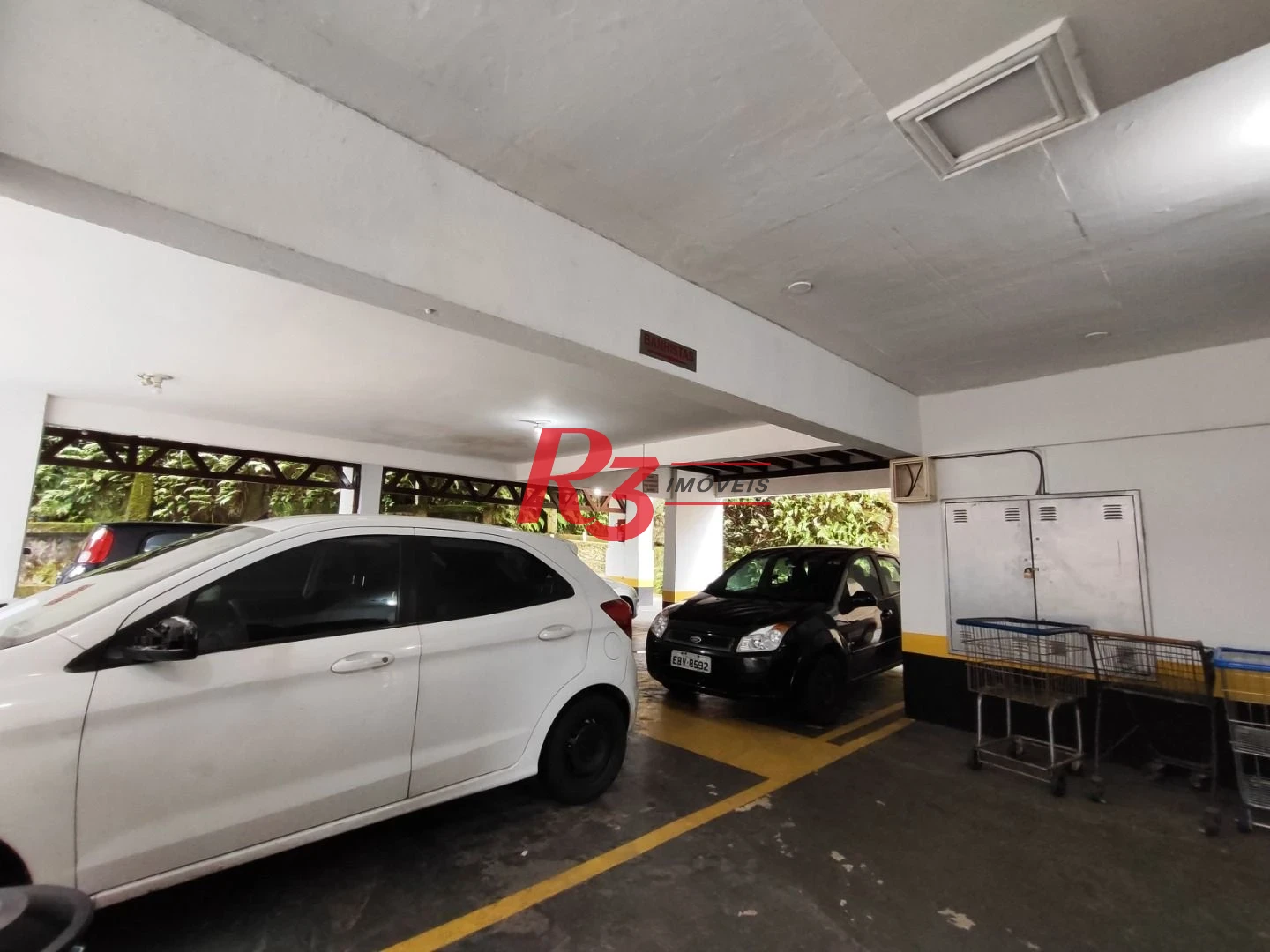 R3 REALESTATE VENDE OU ALUGA!  Cobertura Duplex de Frente com 105m2 venda por R$ 640.000 ou aluguel por R$ 4.000/mês - José Menino - Santos/SP