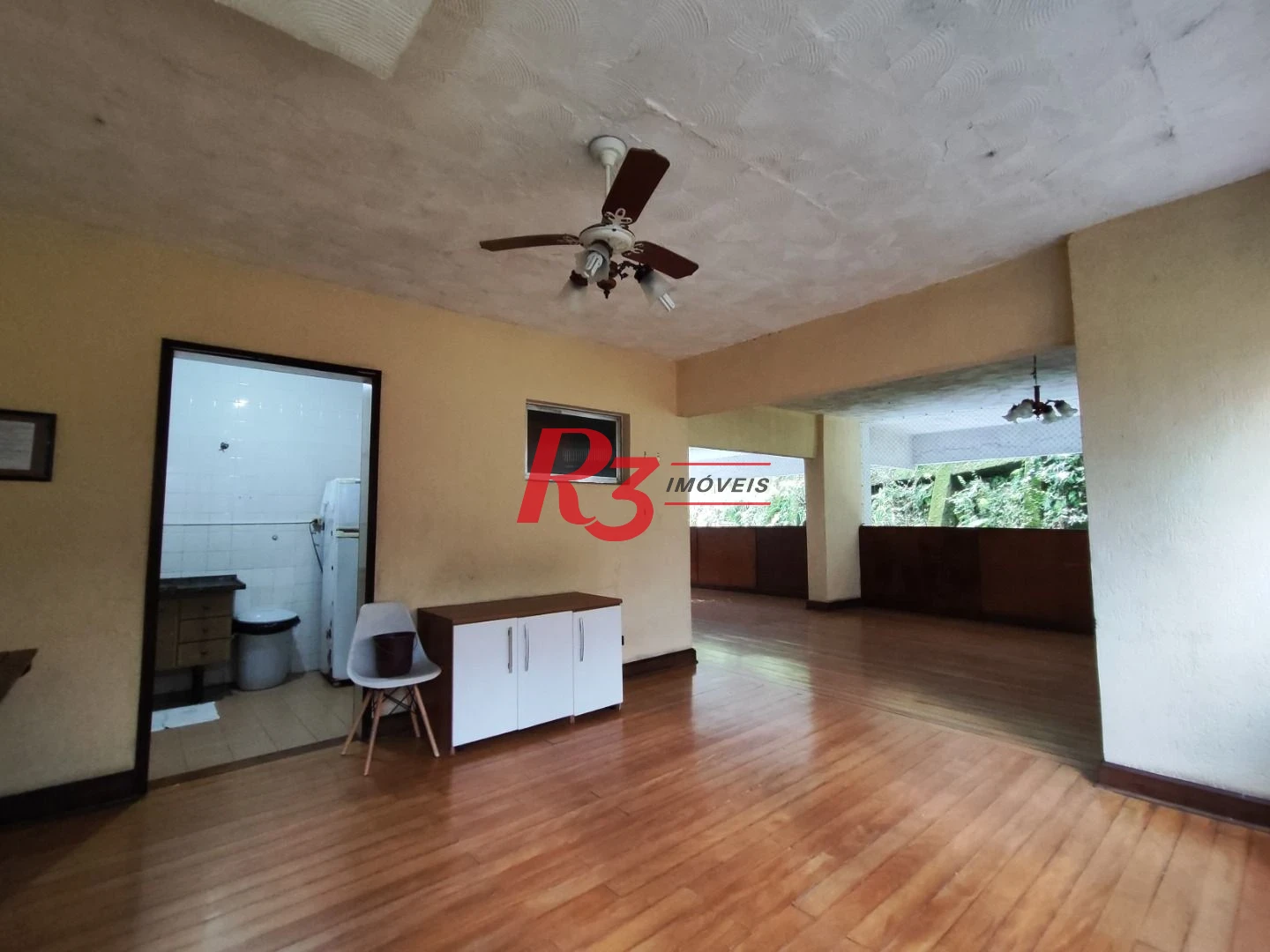 R3 REALESTATE VENDE OU ALUGA!  Cobertura Duplex de Frente com 105m2 venda por R$ 640.000 ou aluguel por R$ 4.000/mês - José Menino - Santos/SP