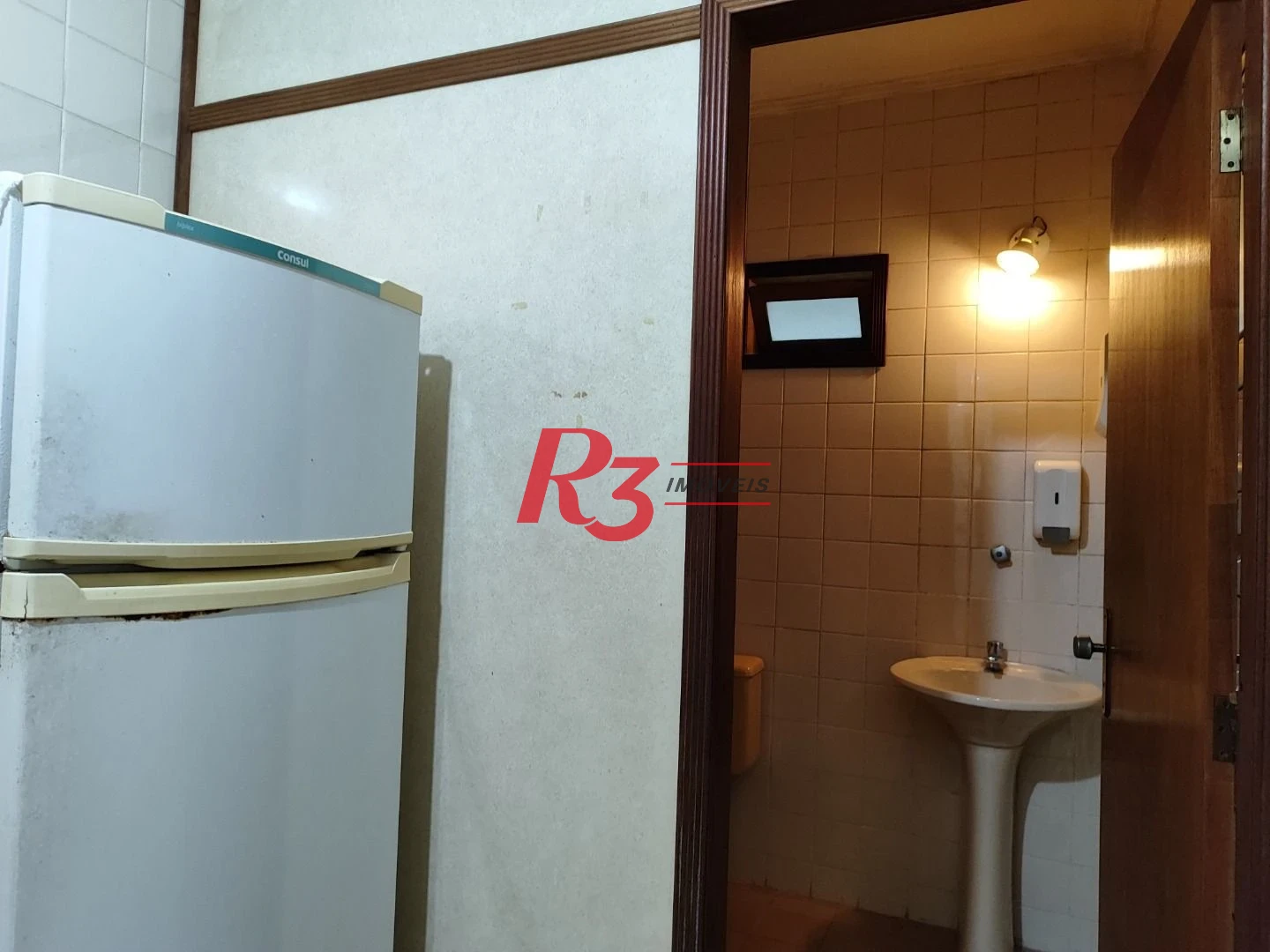 R3 REALESTATE VENDE OU ALUGA!  Cobertura Duplex de Frente com 105m2 venda por R$ 640.000 ou aluguel por R$ 4.000/mês - José Menino - Santos/SP