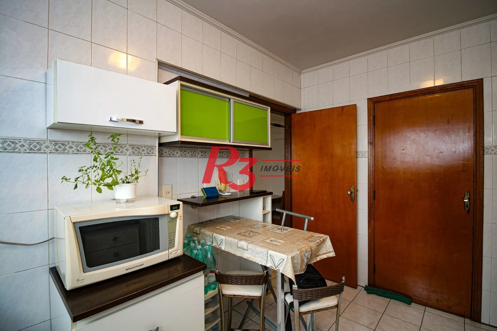 Apartamento com 2 dormitórios à venda, 77 m² por R$ 539.000,00 - Embaré - Santos/SP