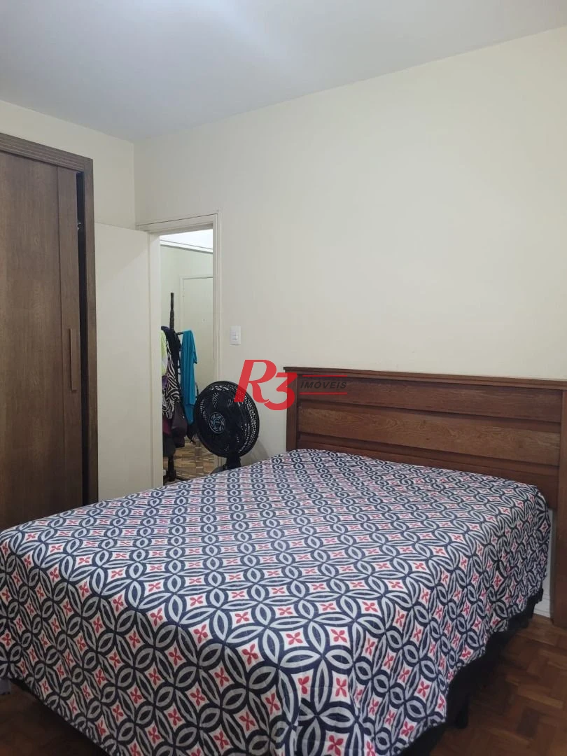 Apartamento com 2 dormitórios c Dependencia e Garagem Fechada