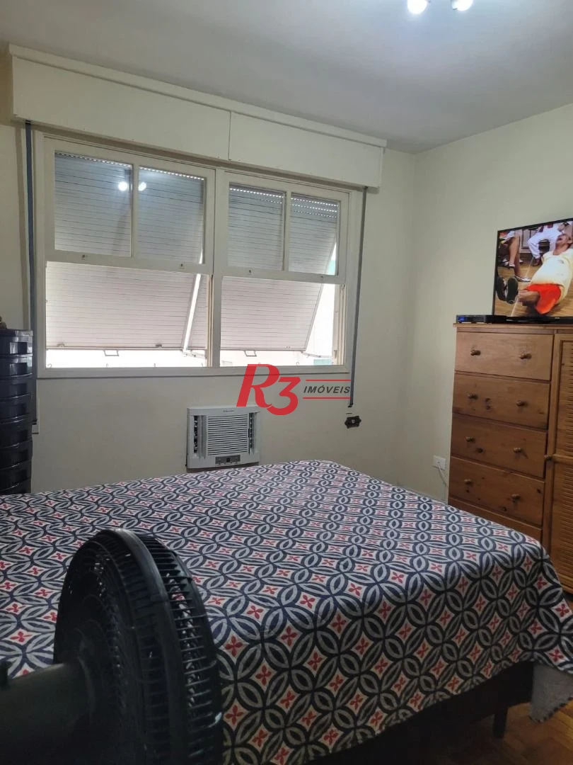 Apartamento com 2 dormitórios c Dependencia e Garagem Fechada