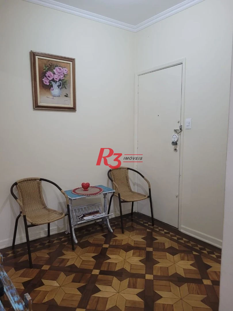 Apartamento com 2 dormitórios c Dependencia e Garagem Fechada