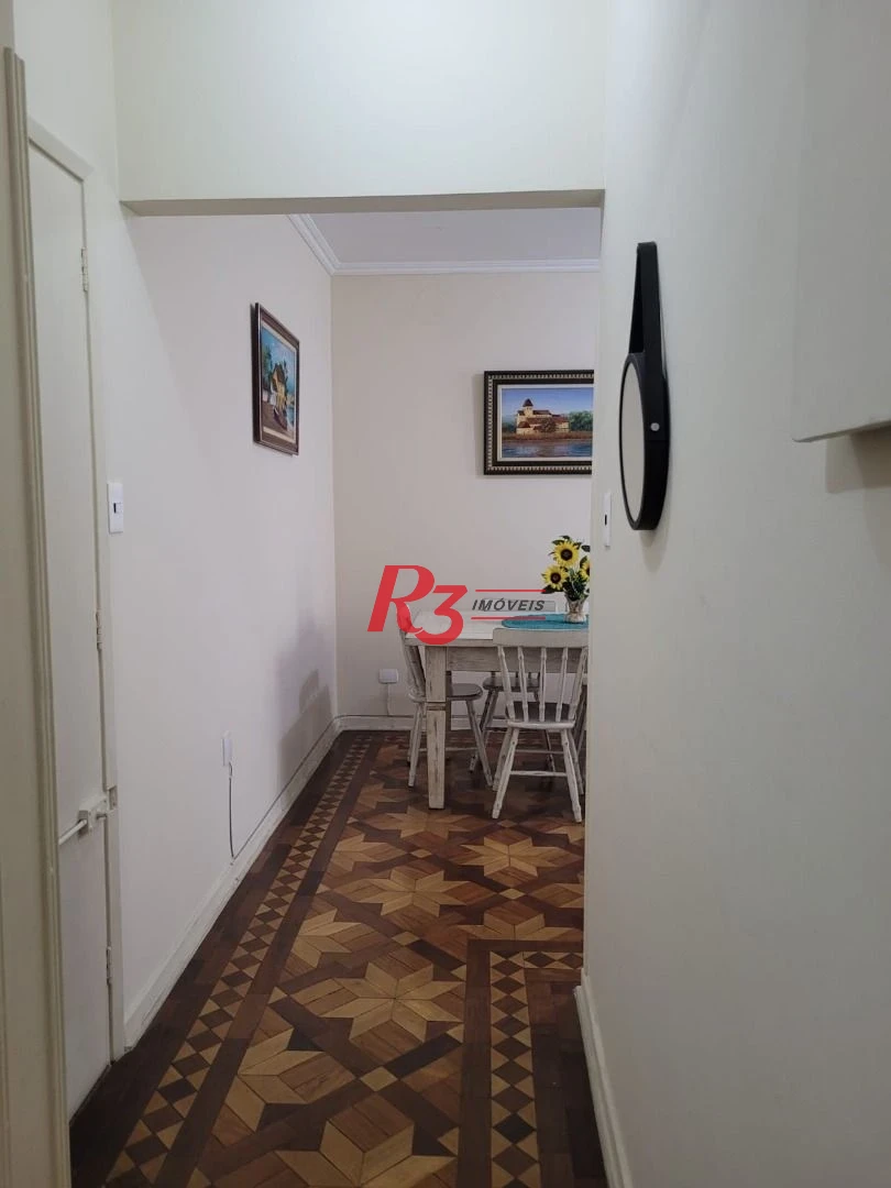 Apartamento com 2 dormitórios c Dependencia e Garagem Fechada
