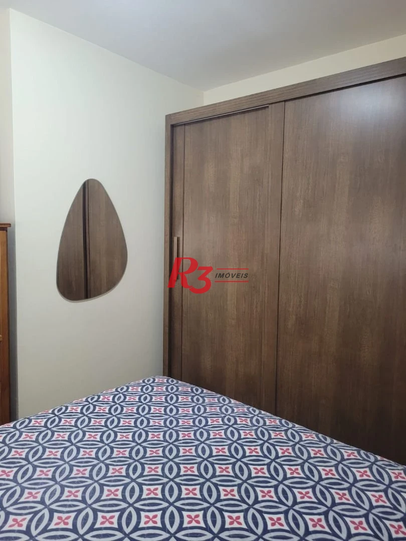 Apartamento com 2 dormitórios c Dependencia e Garagem Fechada