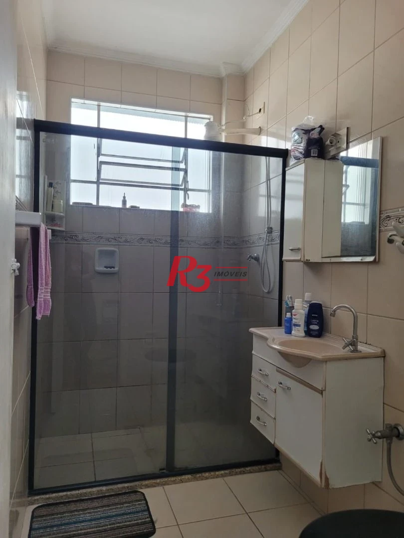 Apartamento com 2 dormitórios c Dependencia e Garagem Fechada