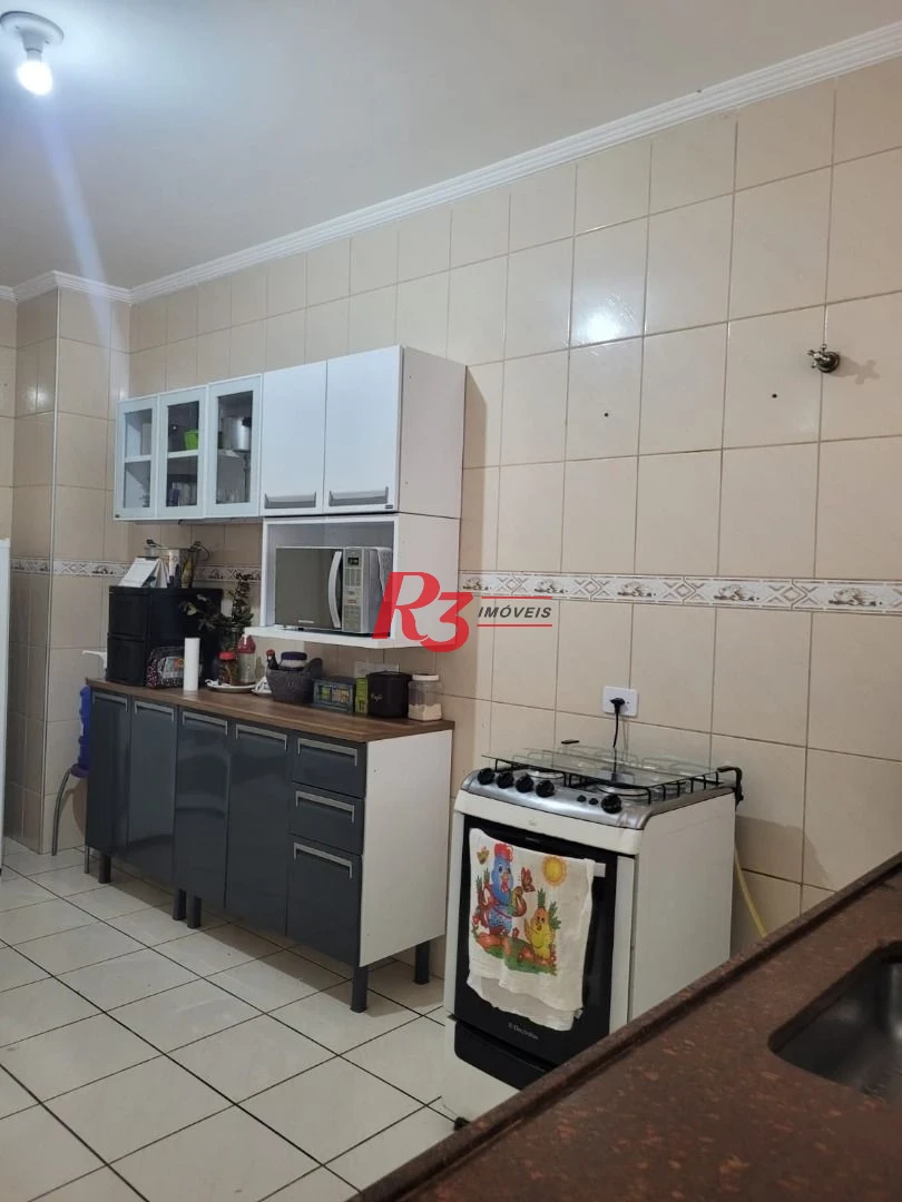 Apartamento com 2 dormitórios c Dependencia e Garagem Fechada