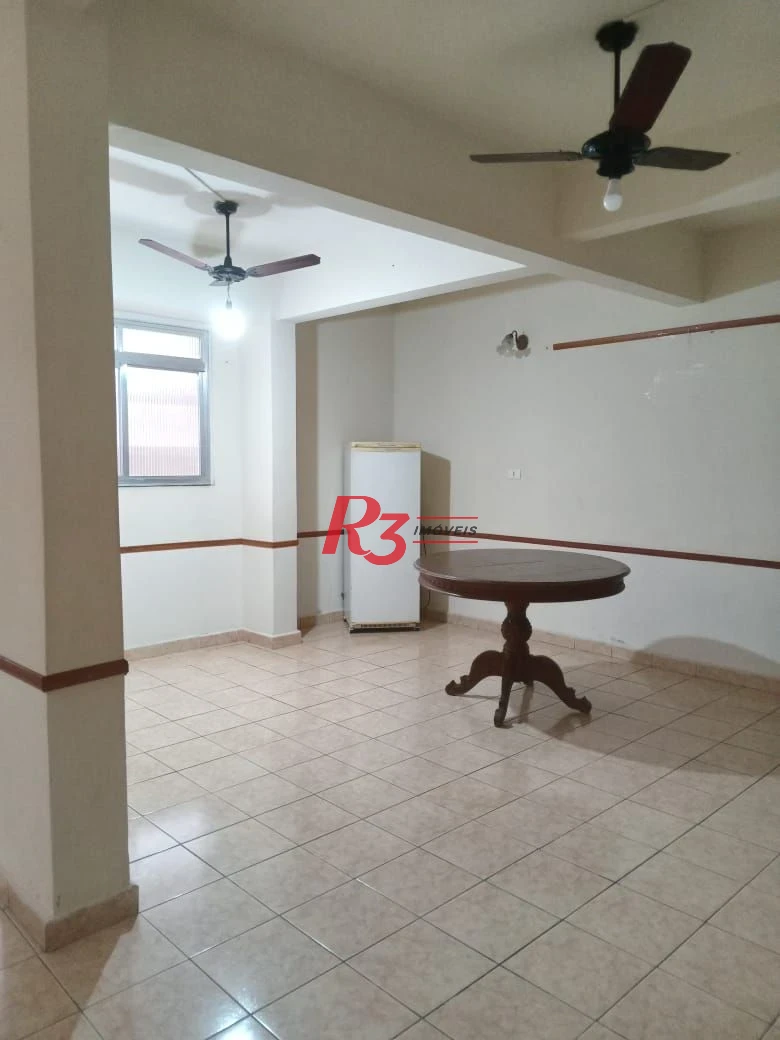 Apartamento com 2 dormitórios c Dependencia e Garagem Fechada