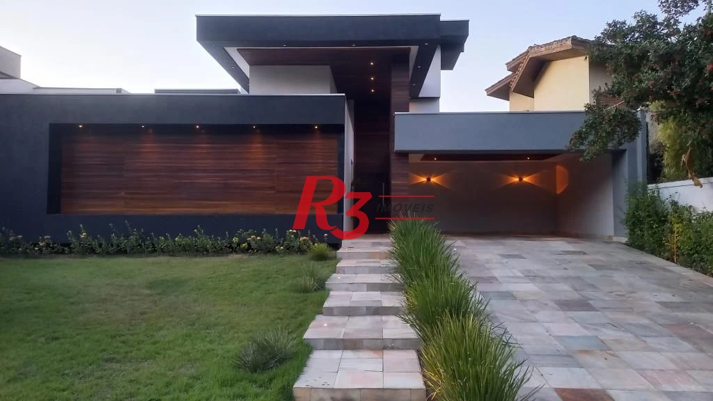 Casa com 6 dormitórios à venda, 400 m² por R$ 4.500.000,00 - Acapulco - Guarujá/SP