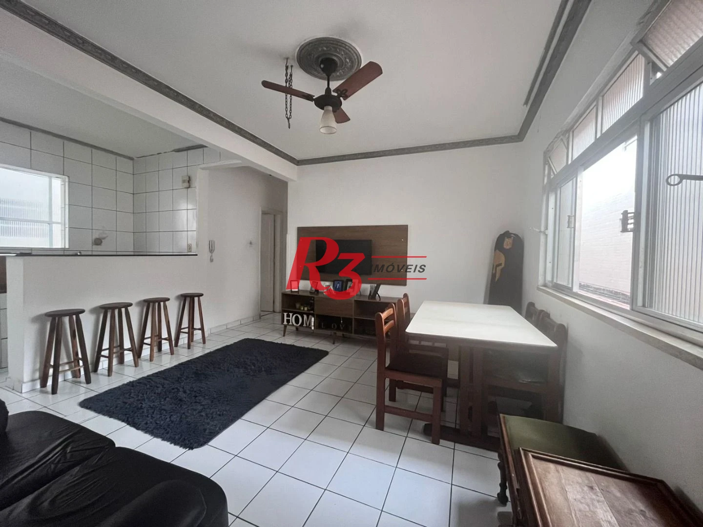 Apartamento com 2 dormitórios à venda, 75 m² por R$ 380.000,00 - Gonzaga - Santos/SP