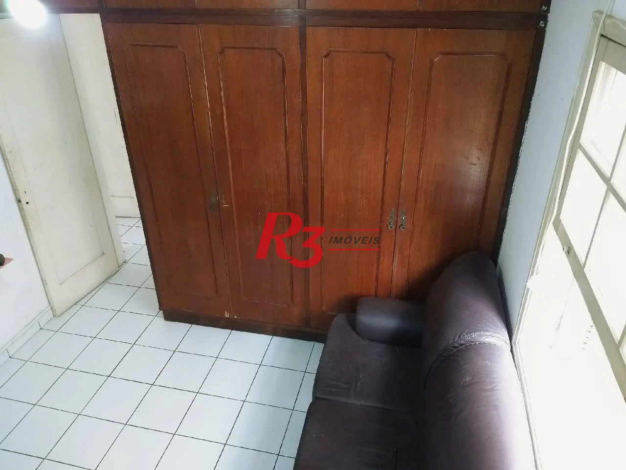 Apartamento com 2 dormitórios à venda, 75 m² por R$ 380.000,00 - Gonzaga - Santos/SP