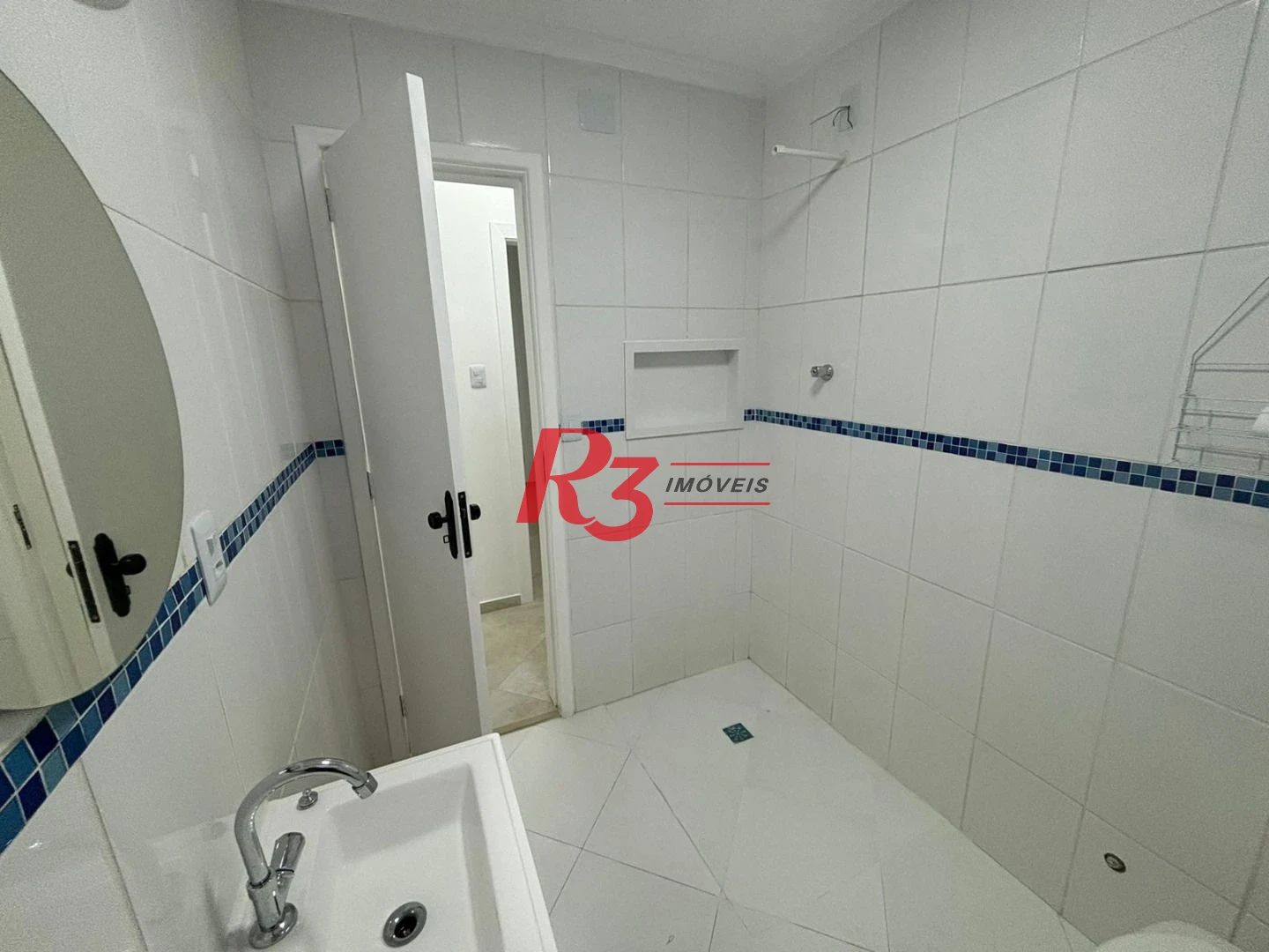 Apartamento com 2 dormitórios à venda, 71 m² por R$ 270.000,00 - Vila Matias - Santos/SP