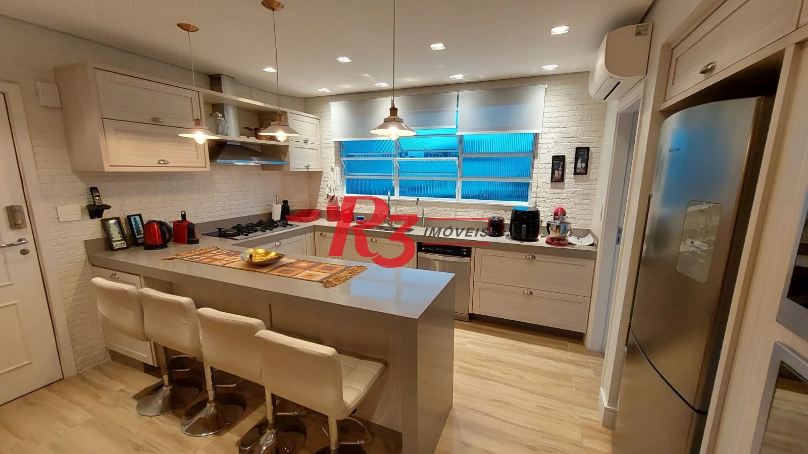 Apartamento com 3 dormitórios à venda, 130 m² por R$ 1.280.000,00 - Gonzaga - Santos/SP