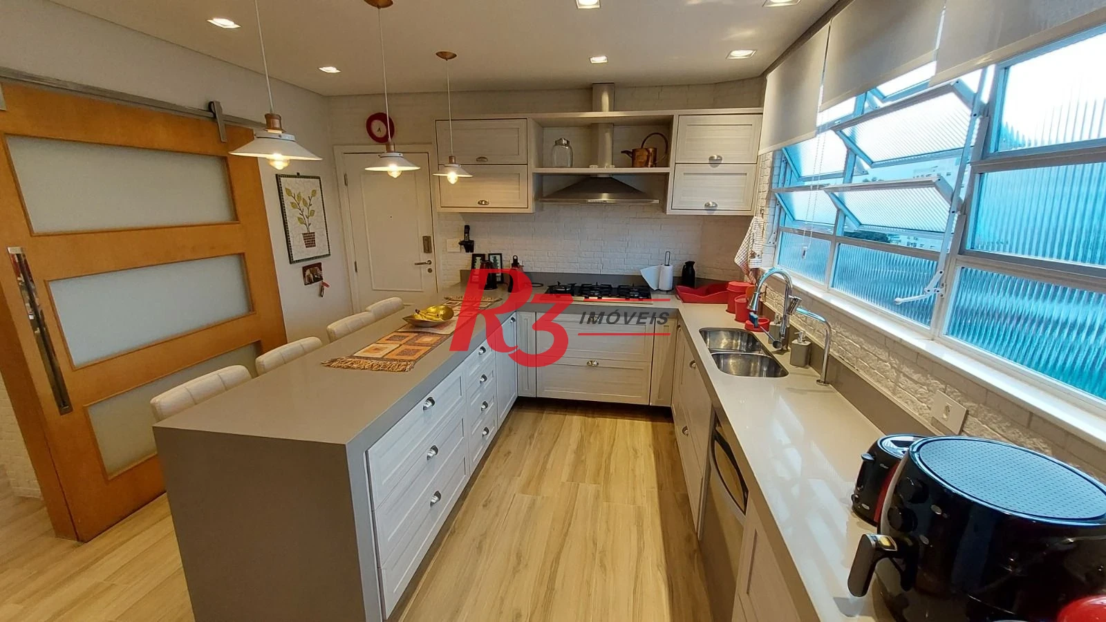 Apartamento com 3 dormitórios à venda, 130 m² por R$ 1.280.000,00 - Gonzaga - Santos/SP