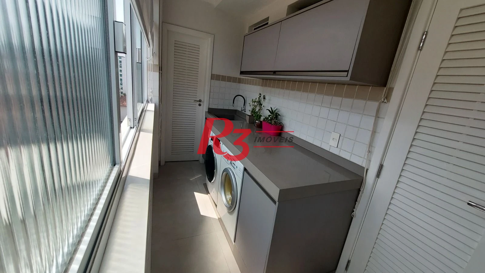 Apartamento com 3 dormitórios à venda, 130 m² por R$ 1.280.000,00 - Gonzaga - Santos/SP