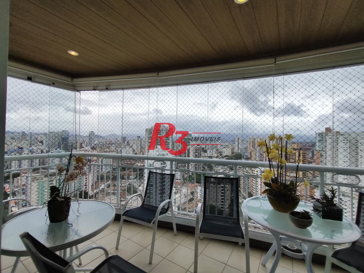 R3 REAL ESTATE VENDE! Apartamento andar alto com Vista Mar 3 dormitórios à venda, 199 m² por R$ 2.765.000 - Ponta da Praia - Santos/SP